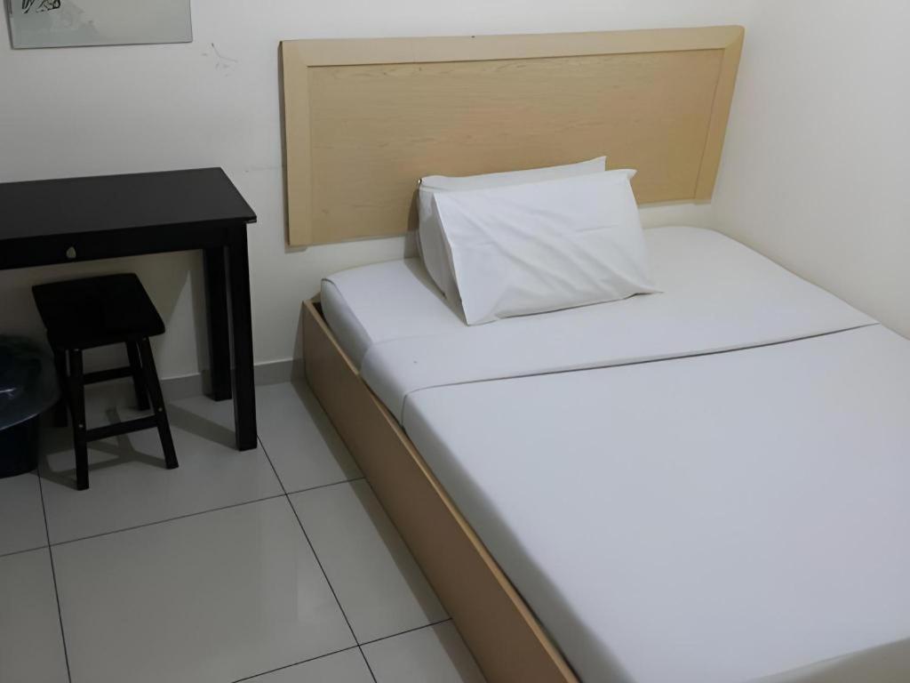 Oyo 301 River Inn Hotel Butterworth Exterior photo