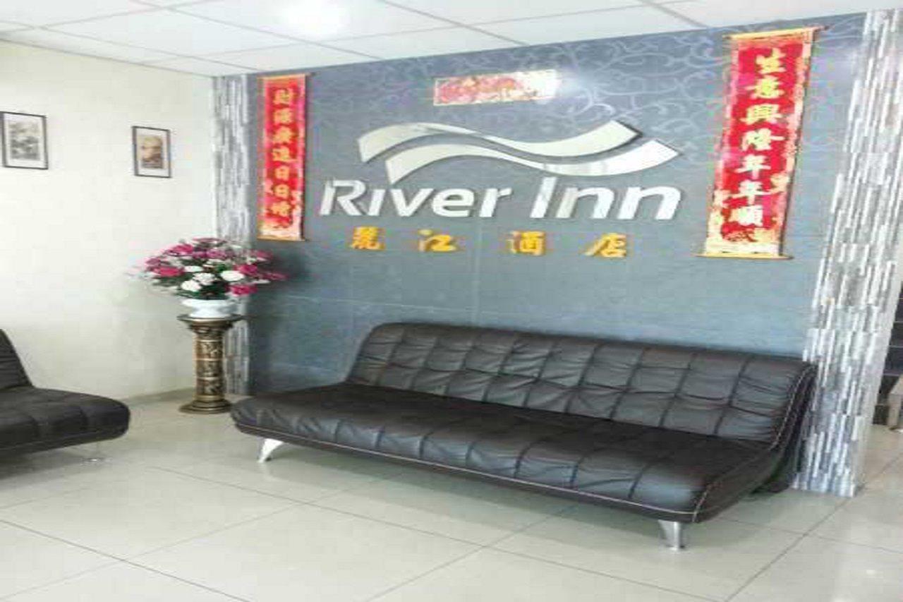 Oyo 301 River Inn Hotel Butterworth Exterior photo