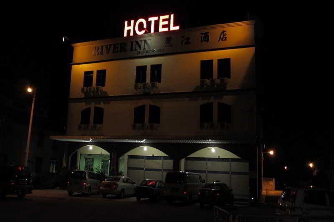 Oyo 301 River Inn Hotel Butterworth Exterior photo
