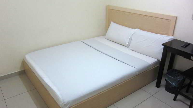 Oyo 301 River Inn Hotel Butterworth Exterior photo