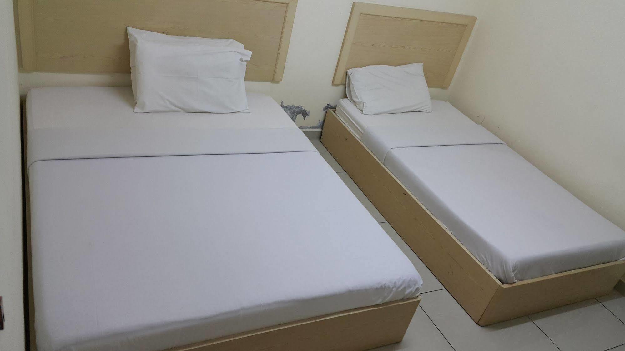 Oyo 301 River Inn Hotel Butterworth Exterior photo