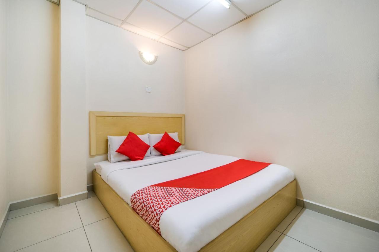 Oyo 301 River Inn Hotel Butterworth Exterior photo