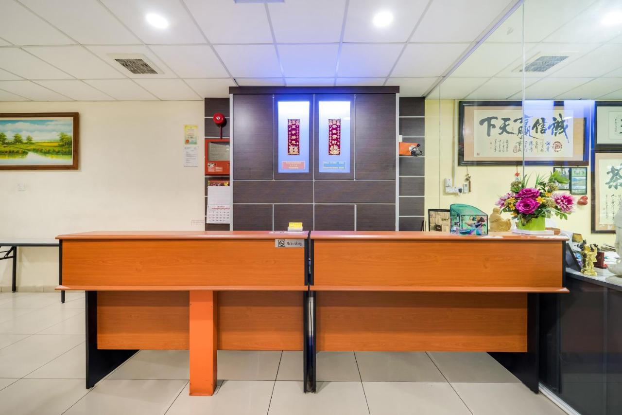 Oyo 301 River Inn Hotel Butterworth Exterior photo
